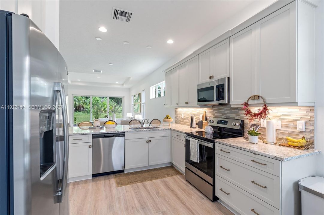 На продажу: $379,000 (3 спален, 2 ванн, 1646 Квадратных фут)