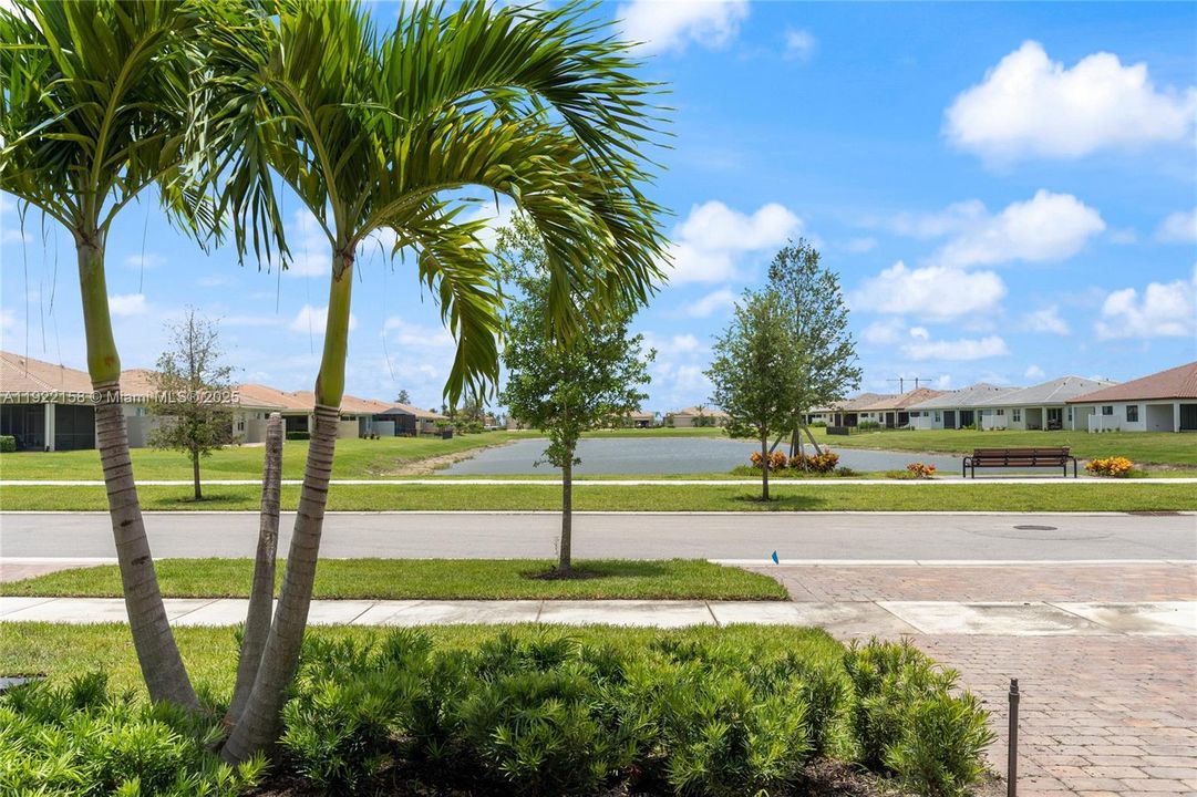 На продажу: $379,000 (3 спален, 2 ванн, 1646 Квадратных фут)