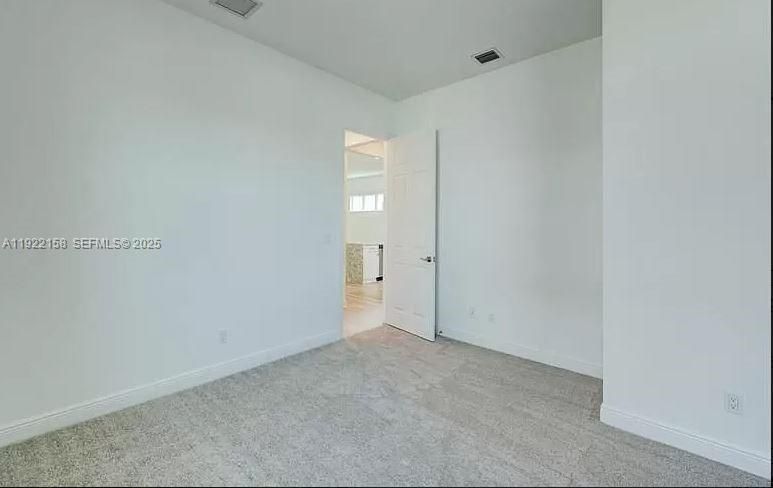 На продажу: $379,000 (3 спален, 2 ванн, 1646 Квадратных фут)