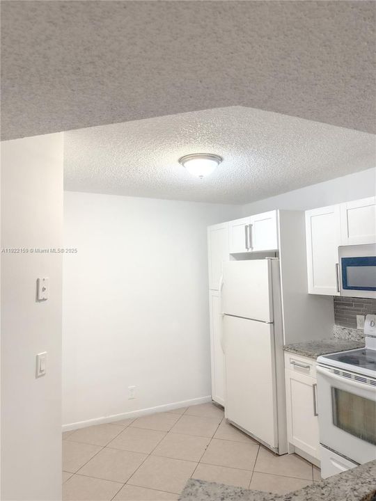 出租: $1,995 (2 贝兹, 2 浴室, 984 平方英尺)