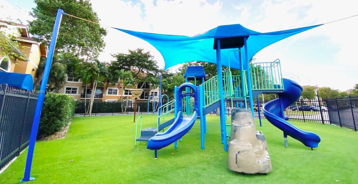 出租: $1,995 (2 贝兹, 2 浴室, 984 平方英尺)