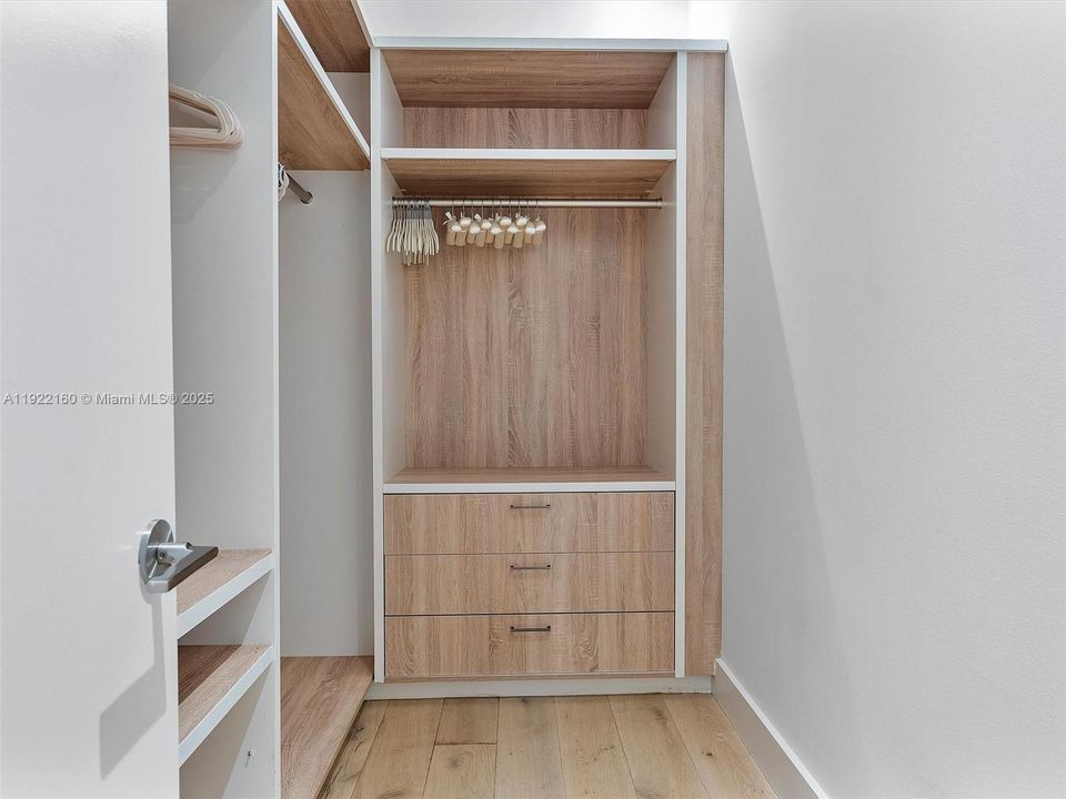 На продажу: $4,500,000 (2 спален, 2 ванн, 1569 Квадратных фут)