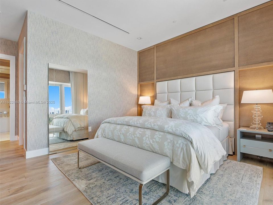 На продажу: $4,500,000 (2 спален, 2 ванн, 1569 Квадратных фут)