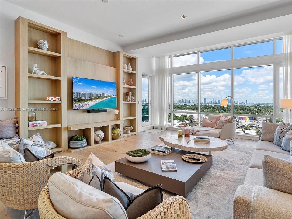 На продажу: $4,500,000 (2 спален, 2 ванн, 1569 Квадратных фут)