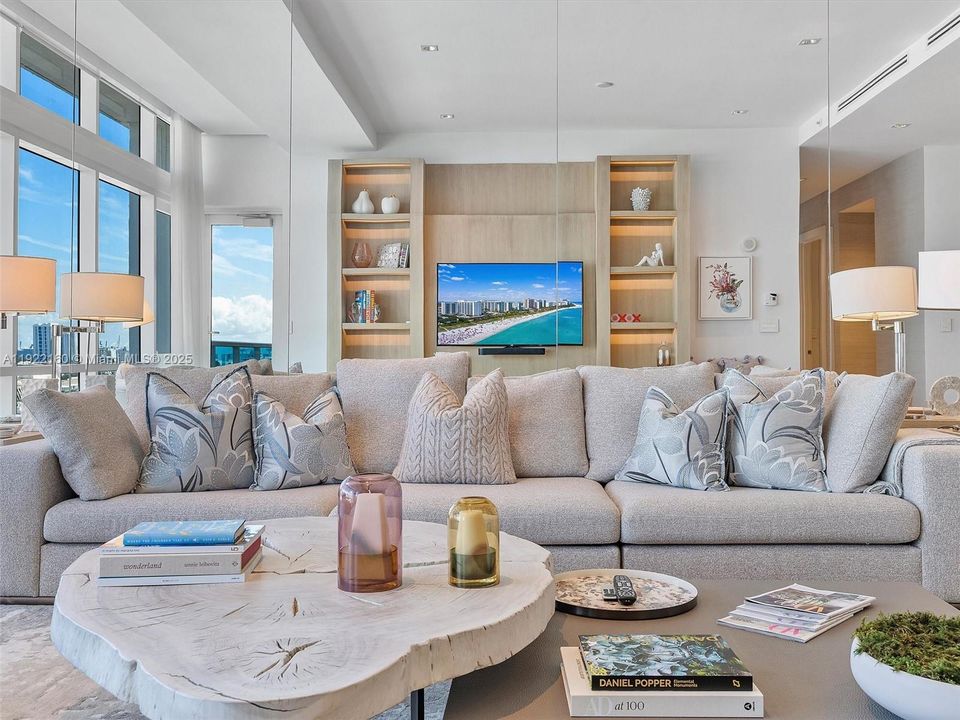 На продажу: $4,500,000 (2 спален, 2 ванн, 1569 Квадратных фут)