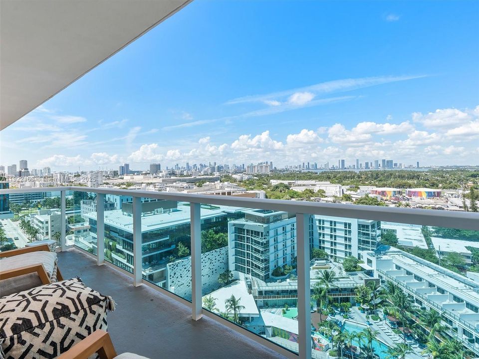 На продажу: $4,500,000 (2 спален, 2 ванн, 1569 Квадратных фут)