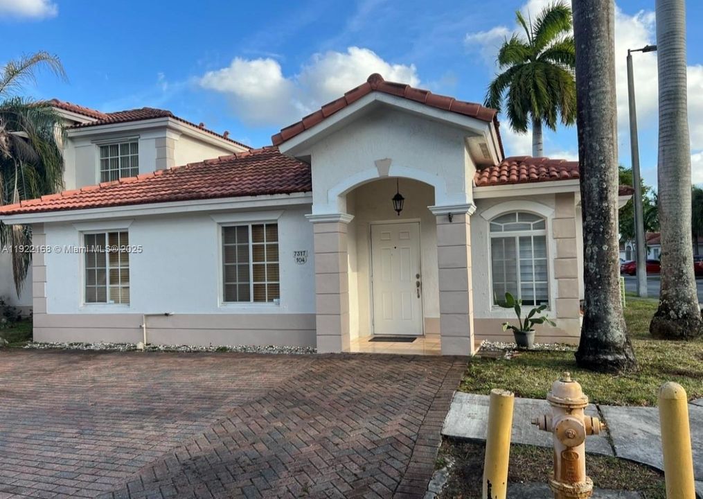 En Renta: $3,200 (3 camas, 2 baños, 1212 Pies cuadrados)