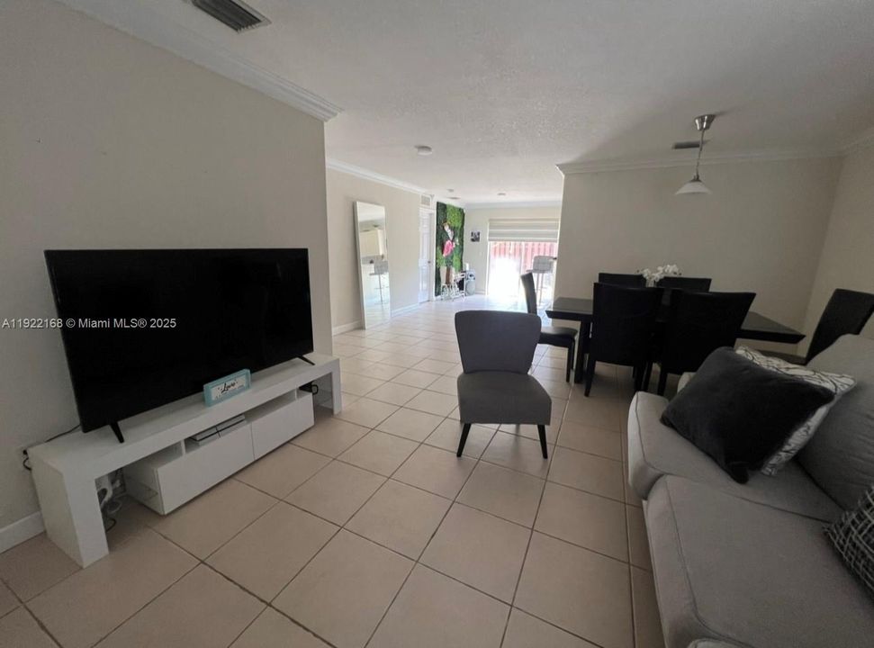 En Renta: $3,200 (3 camas, 2 baños, 1212 Pies cuadrados)