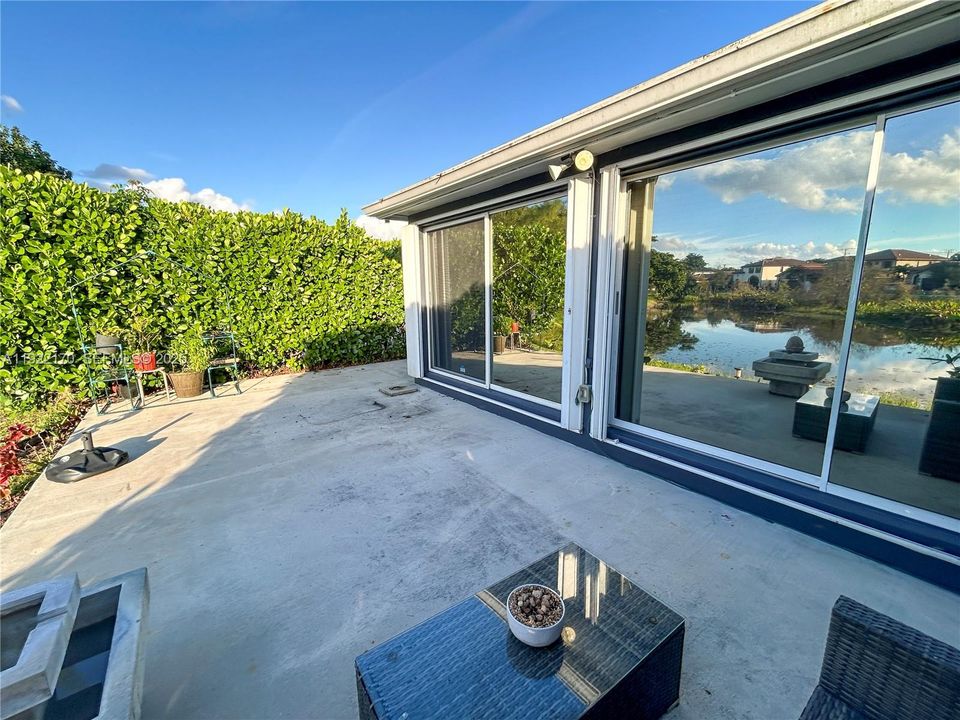 For Sale: $429,000 (2 beds, 2 baths, 1581 Square Feet)