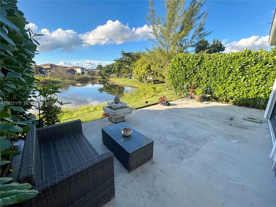 For Sale: $429,000 (2 beds, 2 baths, 1581 Square Feet)