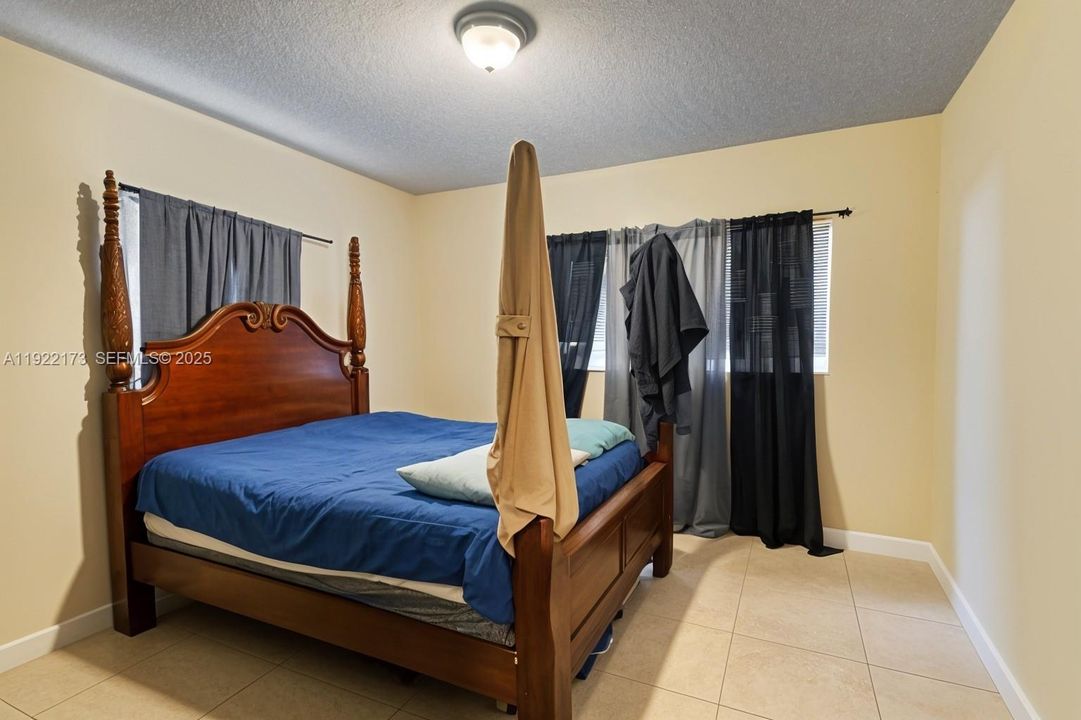 待售: $529,000 (4 贝兹, 3 浴室, 2361 平方英尺)