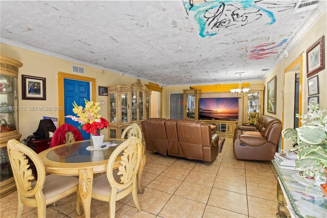 待售: $529,000 (4 贝兹, 3 浴室, 2361 平方英尺)