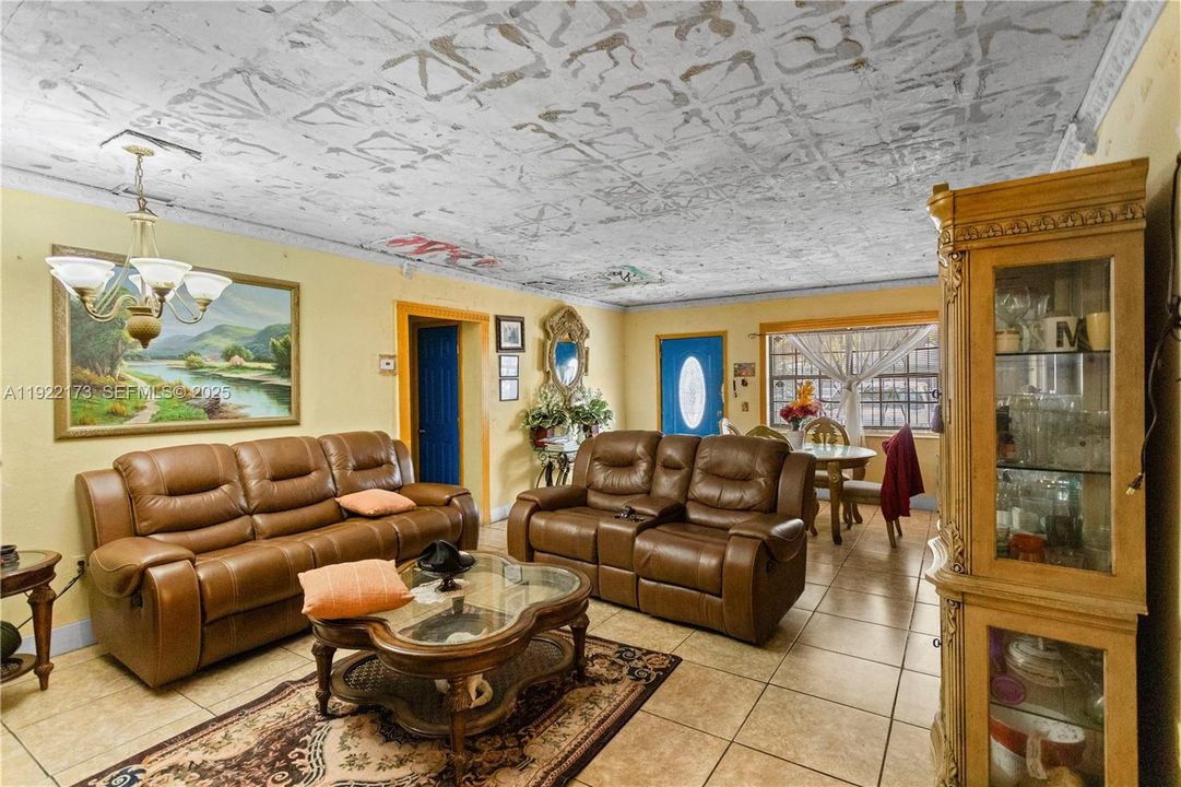 待售: $529,000 (4 贝兹, 3 浴室, 2361 平方英尺)