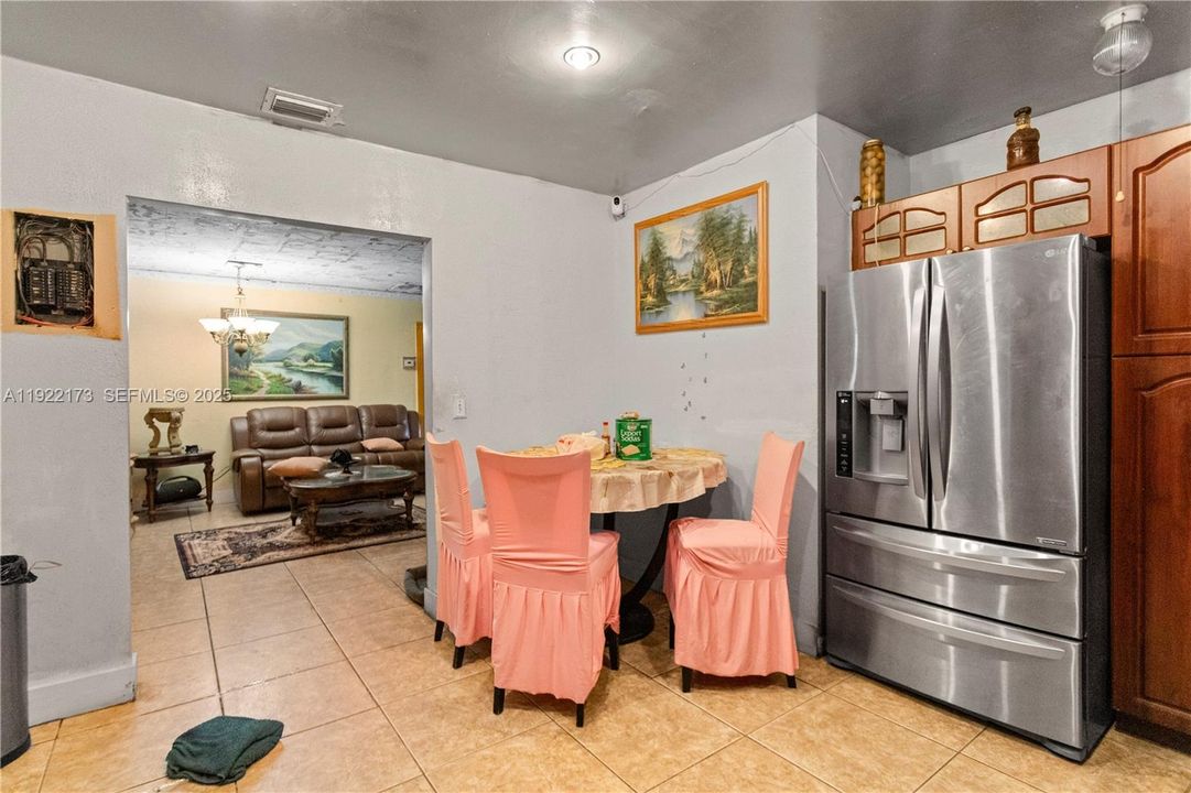 待售: $529,000 (4 贝兹, 3 浴室, 2361 平方英尺)