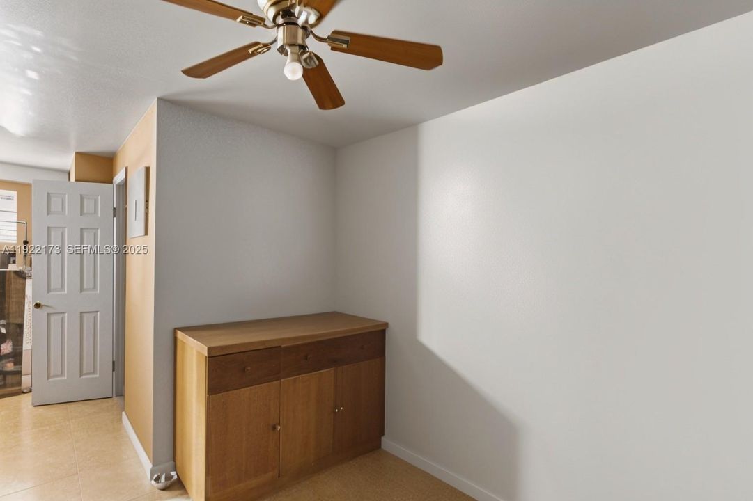 待售: $529,000 (4 贝兹, 3 浴室, 2361 平方英尺)