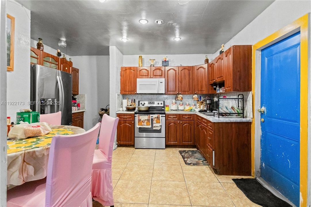 待售: $529,000 (4 贝兹, 3 浴室, 2361 平方英尺)