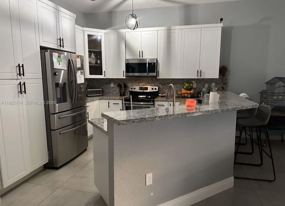 For Rent: $3,400 (3 beds, 2 baths, 1570 Square Feet)