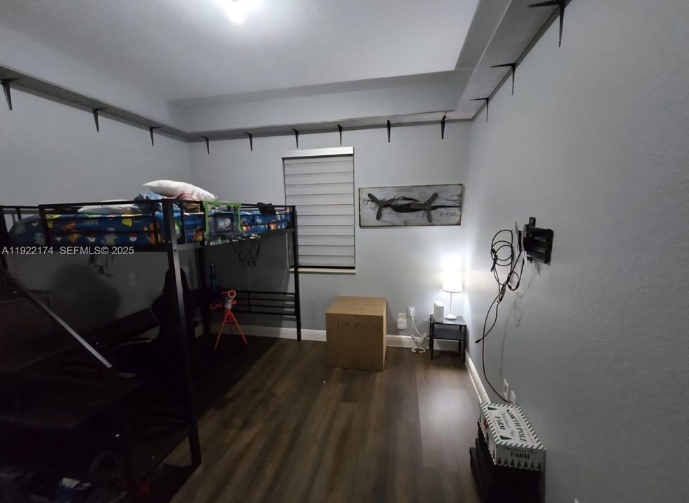 For Rent: $3,400 (3 beds, 2 baths, 1570 Square Feet)