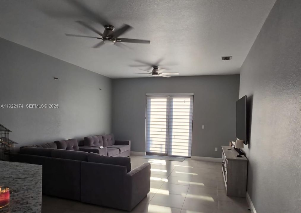 For Rent: $3,400 (3 beds, 2 baths, 1570 Square Feet)