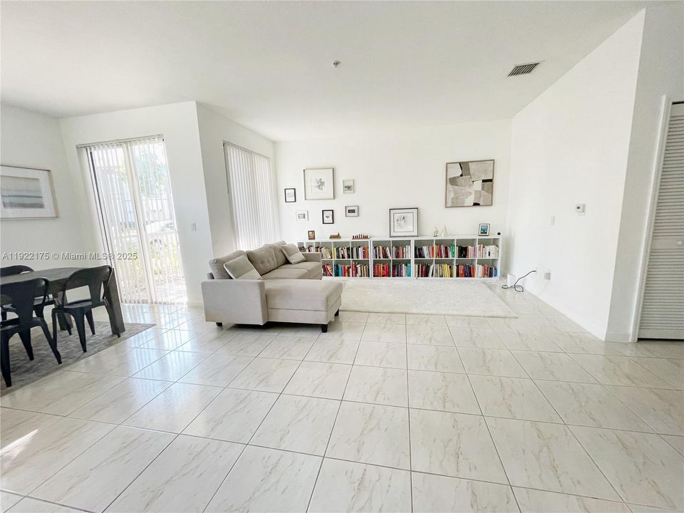 For Sale: $390,000 (3 beds, 2 baths, 1340 Square Feet)