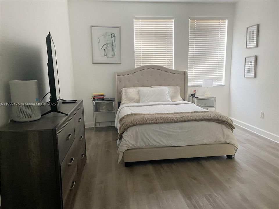 For Sale: $390,000 (3 beds, 2 baths, 1340 Square Feet)