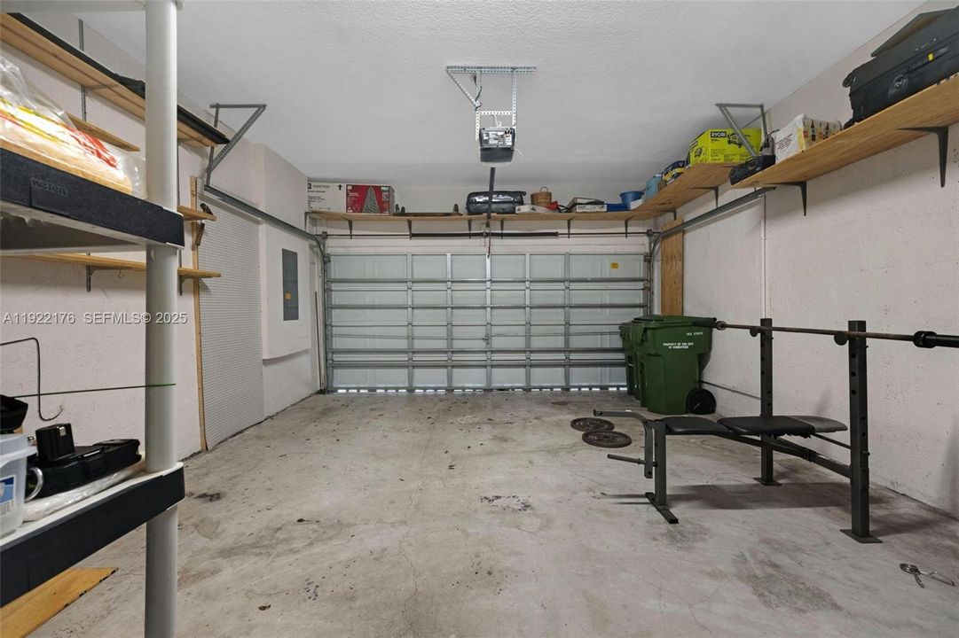 For Sale: $365,000 (3 beds, 2 baths, 1932 Square Feet)