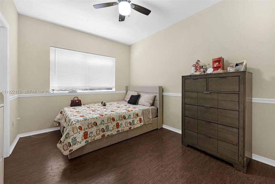 For Sale: $365,000 (3 beds, 2 baths, 1932 Square Feet)