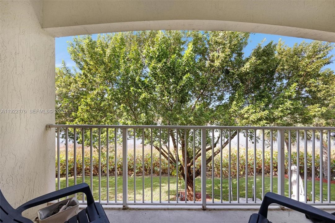 For Sale: $365,000 (3 beds, 2 baths, 1932 Square Feet)