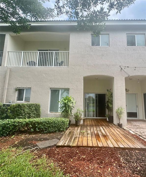 For Sale: $365,000 (3 beds, 2 baths, 1932 Square Feet)