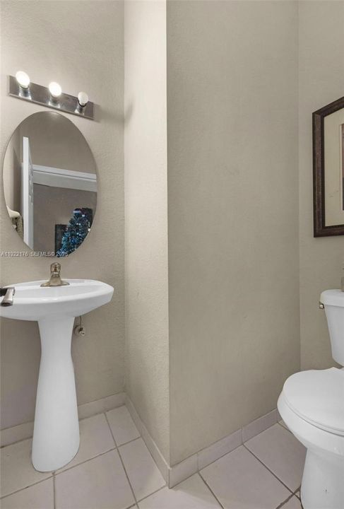 For Sale: $365,000 (3 beds, 2 baths, 1932 Square Feet)