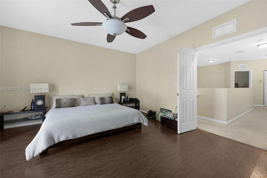 For Sale: $365,000 (3 beds, 2 baths, 1932 Square Feet)