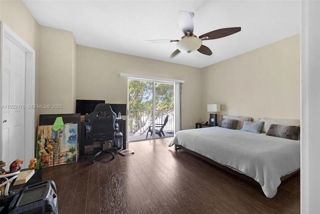 For Sale: $365,000 (3 beds, 2 baths, 1932 Square Feet)