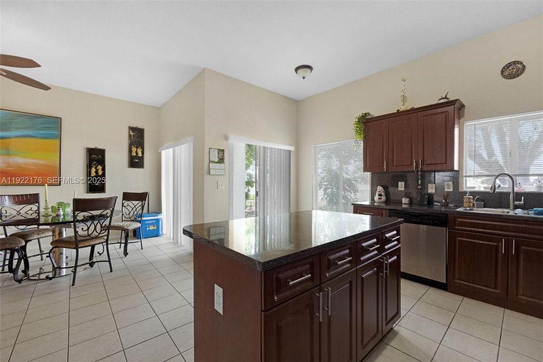 For Sale: $365,000 (3 beds, 2 baths, 1932 Square Feet)