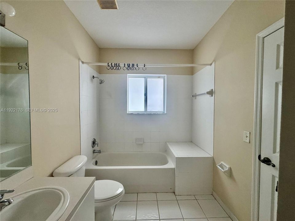 For Sale: $365,000 (3 beds, 2 baths, 1932 Square Feet)