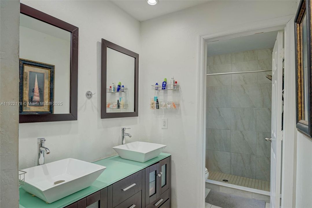 For Sale: $584,900 (3 beds, 2 baths, 1956 Square Feet)