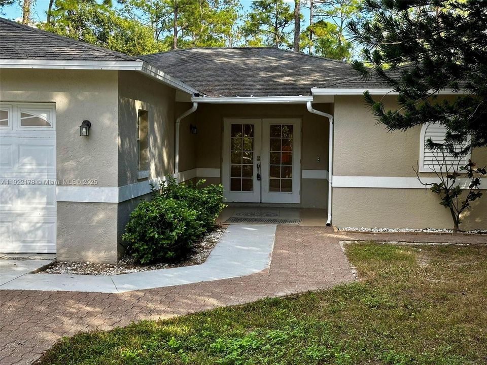 For Sale: $584,900 (3 beds, 2 baths, 1956 Square Feet)