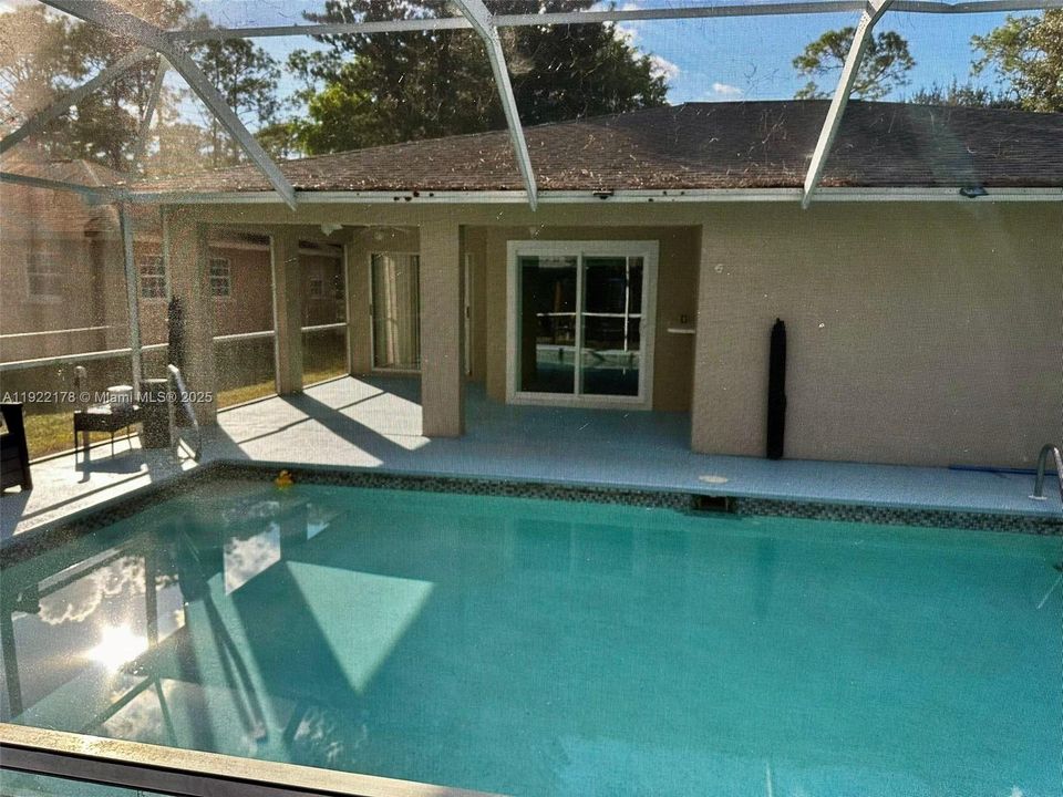 For Sale: $584,900 (3 beds, 2 baths, 1956 Square Feet)