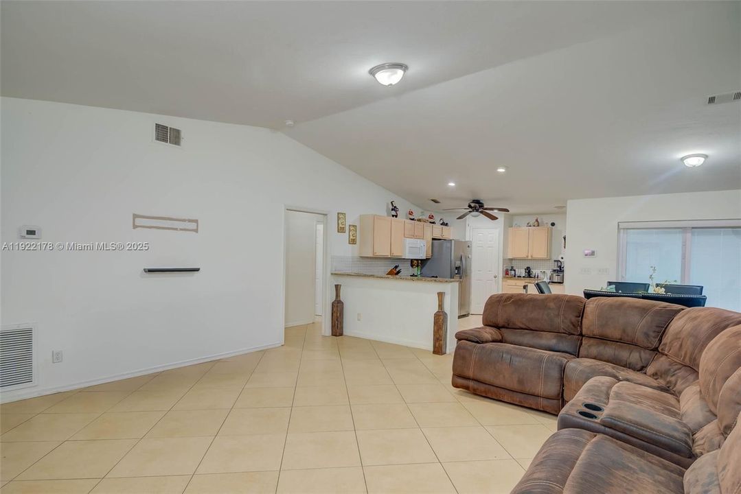 For Sale: $584,900 (3 beds, 2 baths, 1956 Square Feet)