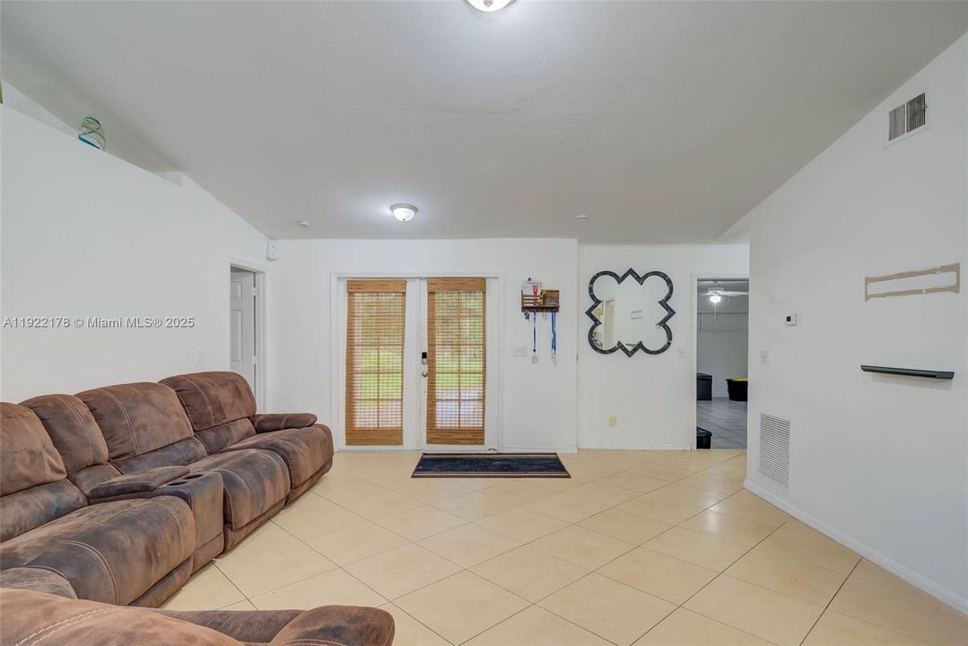 For Sale: $584,900 (3 beds, 2 baths, 1956 Square Feet)