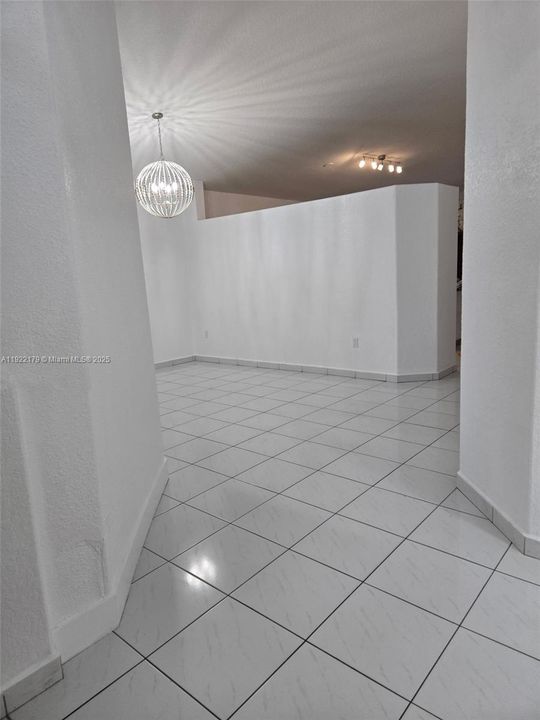 For Rent: $4,100 (3 beds, 2 baths, 1878 Square Feet)