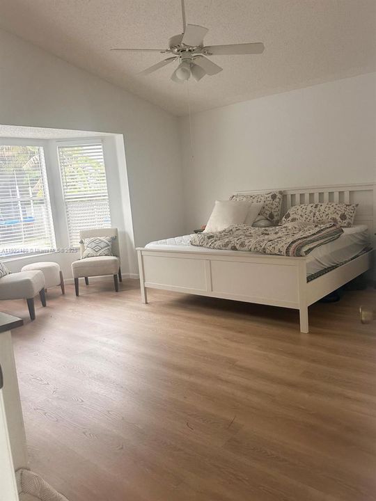 出租: $8,000 (3 贝兹, 2 浴室, 1950 平方英尺)