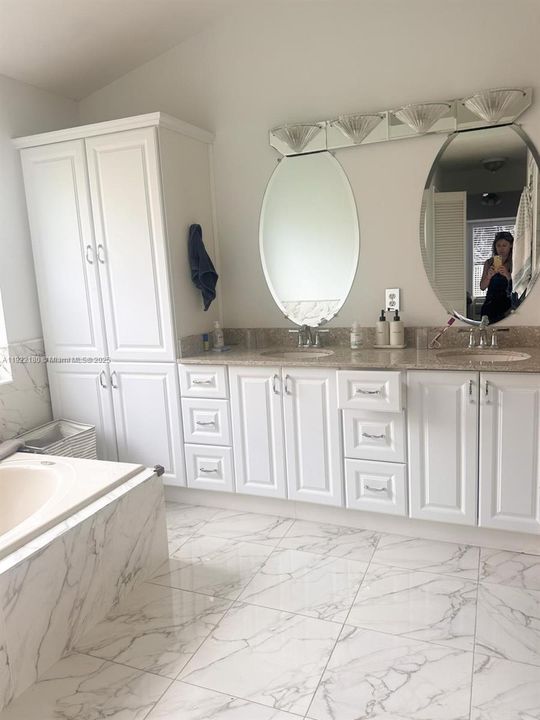 出租: $8,000 (3 贝兹, 2 浴室, 1950 平方英尺)