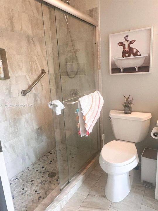 出租: $8,000 (3 贝兹, 2 浴室, 1950 平方英尺)