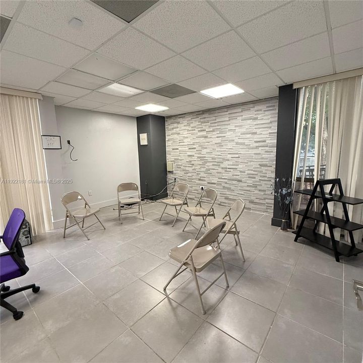 出租: $10,000 (0 贝兹, 0 浴室, 0 平方英尺)