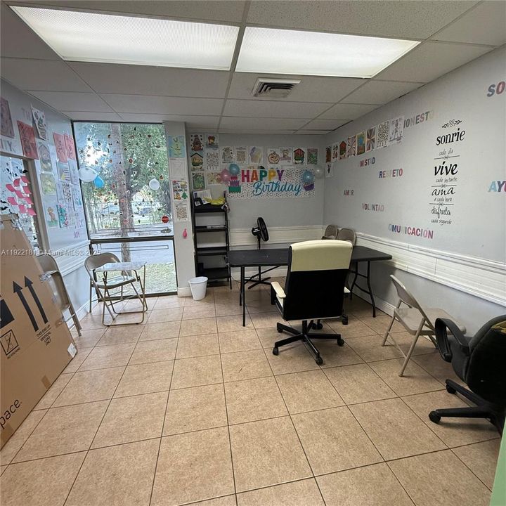 出租: $10,000 (0 贝兹, 0 浴室, 0 平方英尺)