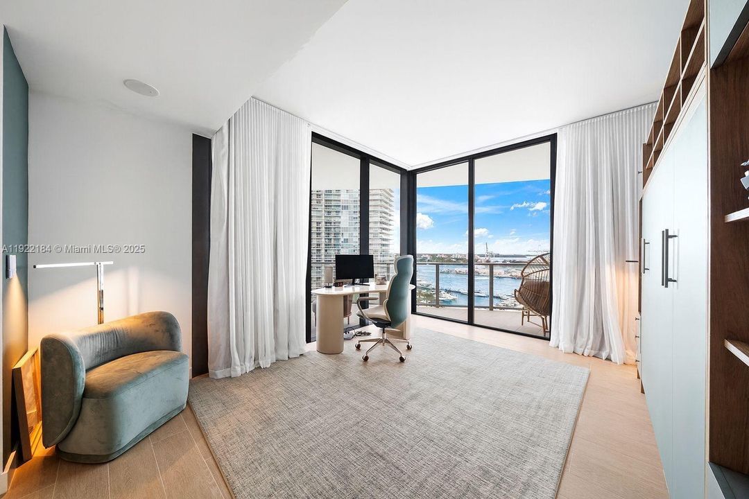 : $4,600,000 (3 beds, 3 baths, 1992 Square Feet)