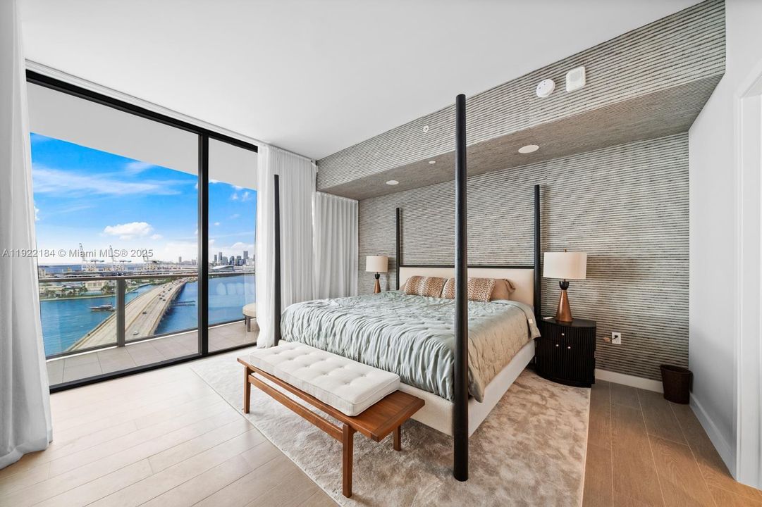 : $4,600,000 (3 beds, 3 baths, 1992 Square Feet)