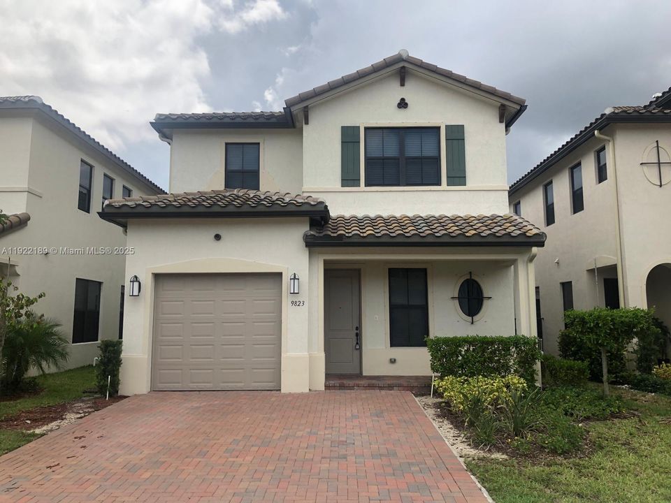 В аренду: $4,000 (3 спален, 2 ванн, 2486 Квадратных фут)