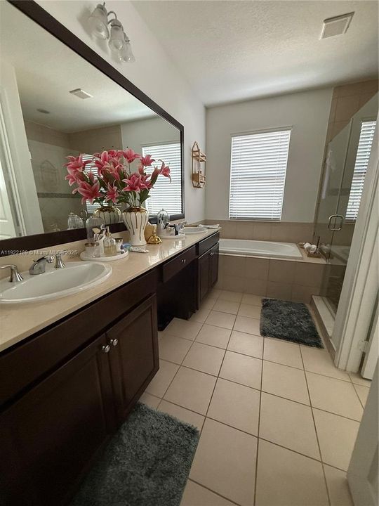 В аренду: $4,000 (3 спален, 2 ванн, 2486 Квадратных фут)