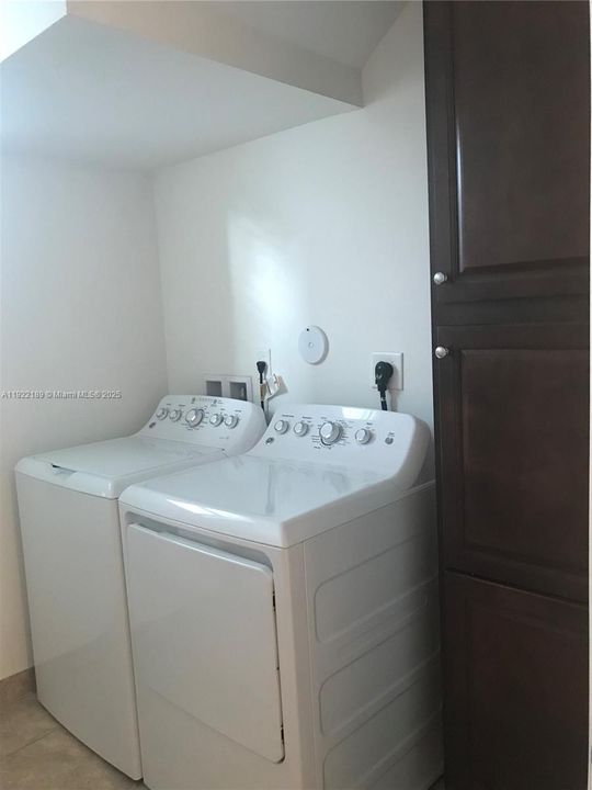 В аренду: $4,000 (3 спален, 2 ванн, 2486 Квадратных фут)